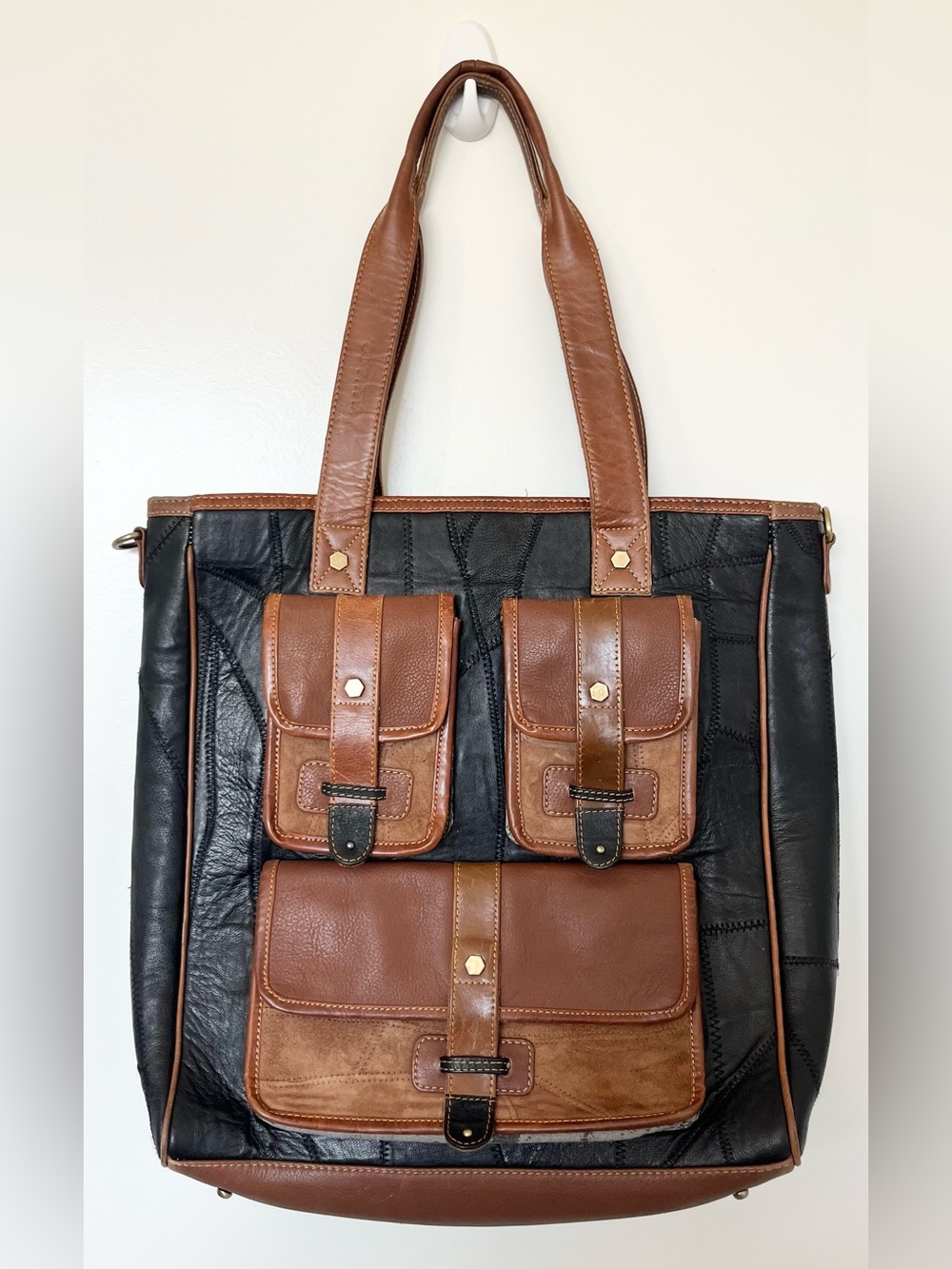 Vaan & Co Upcycled
Patchwork Leather Tote Bag
Black Brown Boho Multi
Pocket Larg
